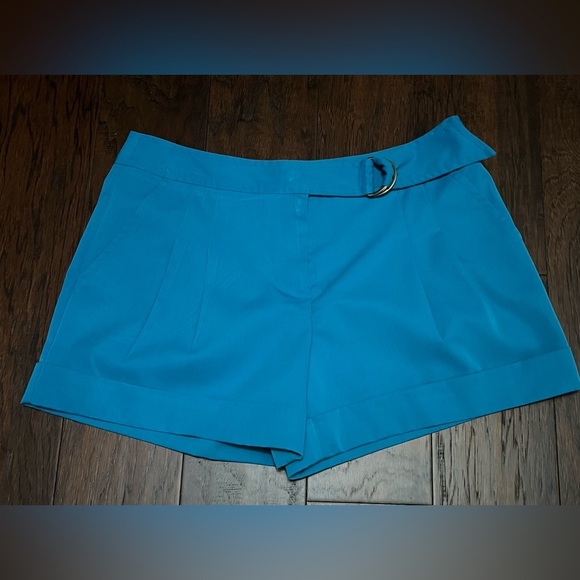 Trina Turk Dressy Cuffed Shorts Teal Blue Gently Used Dry Cleaned Size 4 - Picture 1 of 7